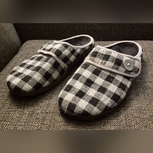 Vionic Sadie Slippers Size 9